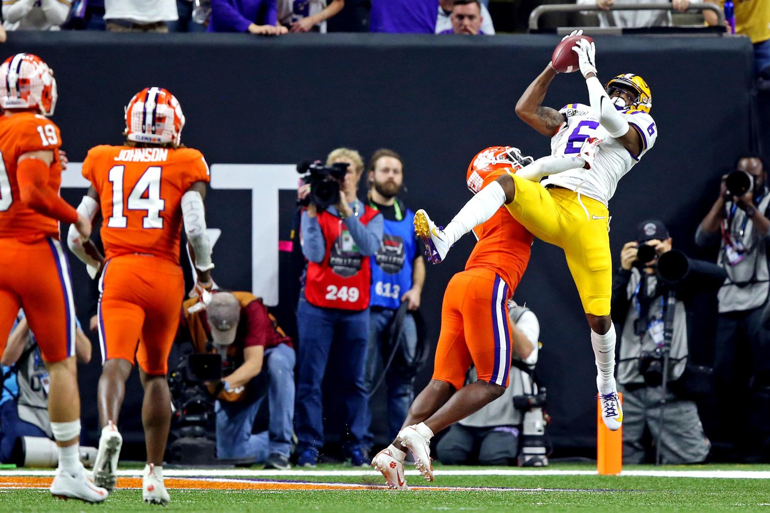LSU wide receiver Terrace Marshall Jr. catches a second-half touchdown. LSU went up 42-25 after the extra point.