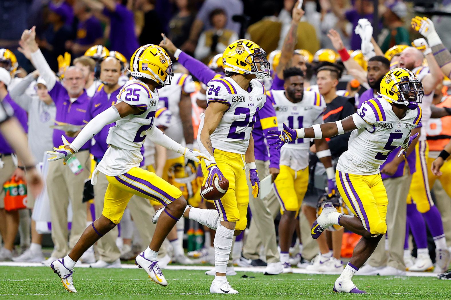 LSU players react after Lawrence's fumble.