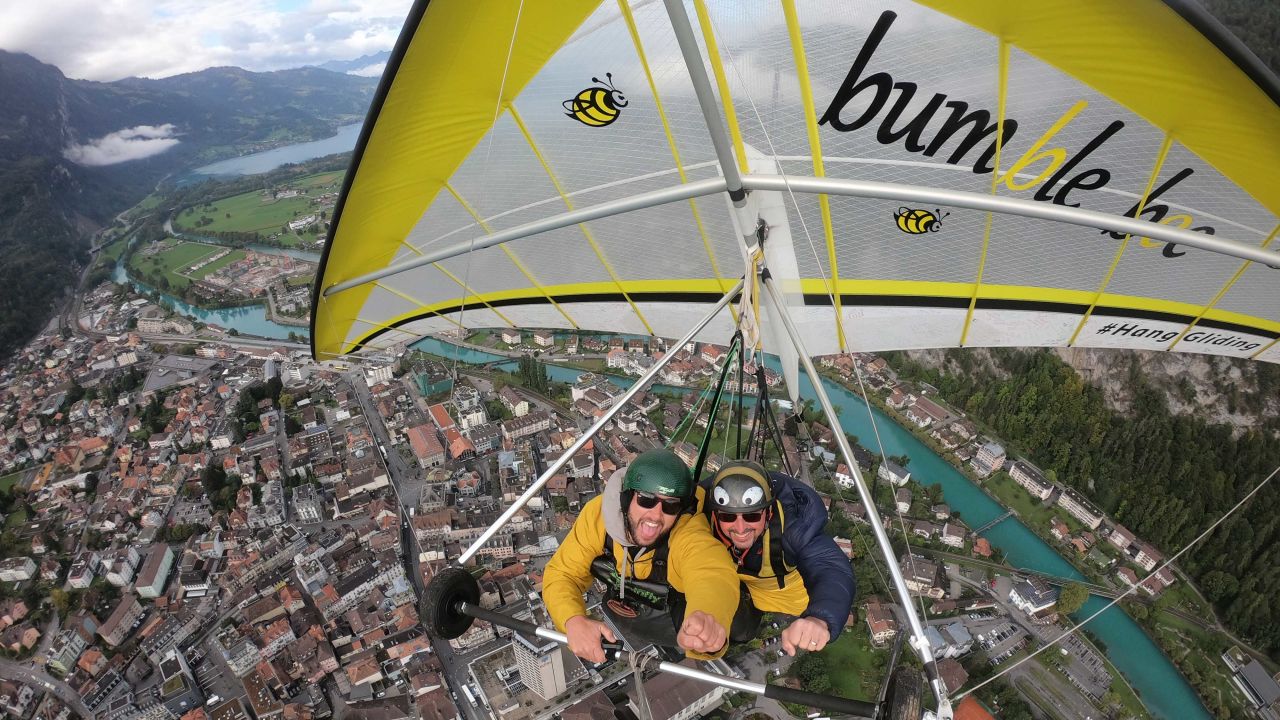 <strong>Return to the skies:</strong> Just under a year since a hang gliding experience that went horribly wrong, American Chris Gursky embarked on a second, more successful flight.