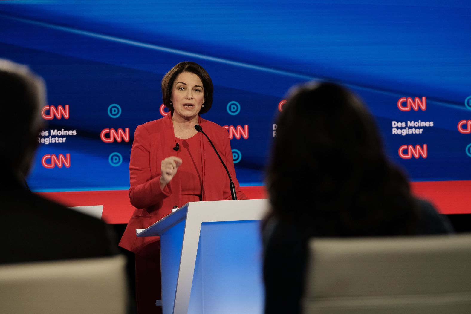 Klobuchar said she's often heard that a woman cannot win. "I point out that you don't have to be the tallest person in the world — James Madison was 5-4," <a href="index.php?page=&url=https%3A%2F%2Fwww.cnn.com%2Fpolitics%2Flive-news%2Fjanuary-democratic-debate-live%2Fh_6565187c6a7b45fc24a2ddc0f0cfab96" target="_blank">said the US senator from Minnesota.</a> "You don't have to be the skinniest person in the room. You don't have to be the loudest person. You have to be competent."