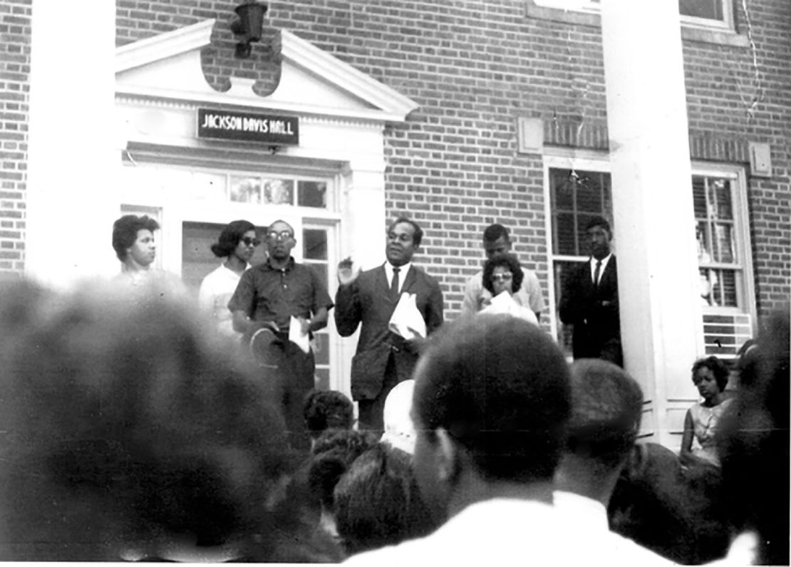 John D. Due Jr. speaks to students at FAMU in Tallahassee in 1963.