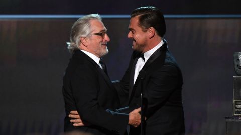 Leonardo DiCaprio (R) presents Robert De Niro the SAG Life Achievment Award (Photo by Robyn Beck / AFP) (Photo by ROBYN BECK/AFP via Getty Images)