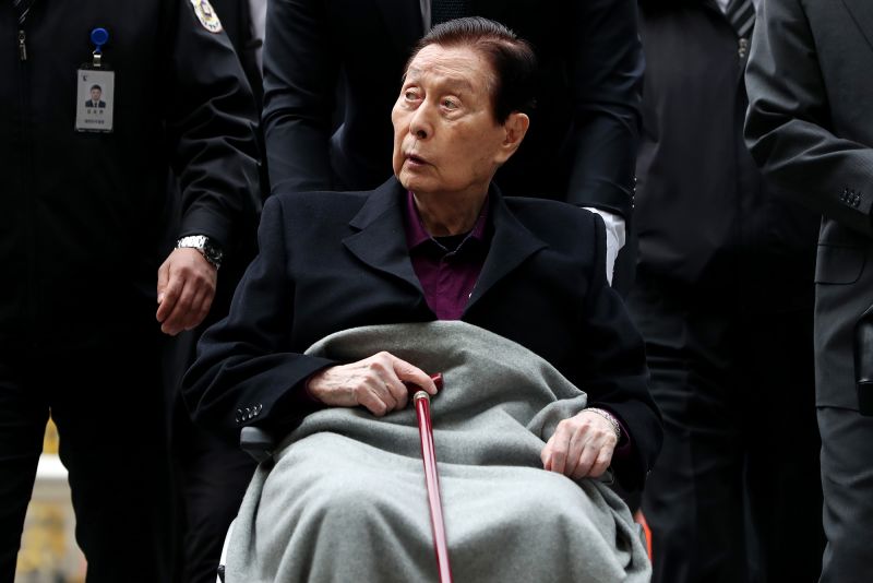 Lotte Group founder Shin Kyuk-ho dies at 98 | CNN Business