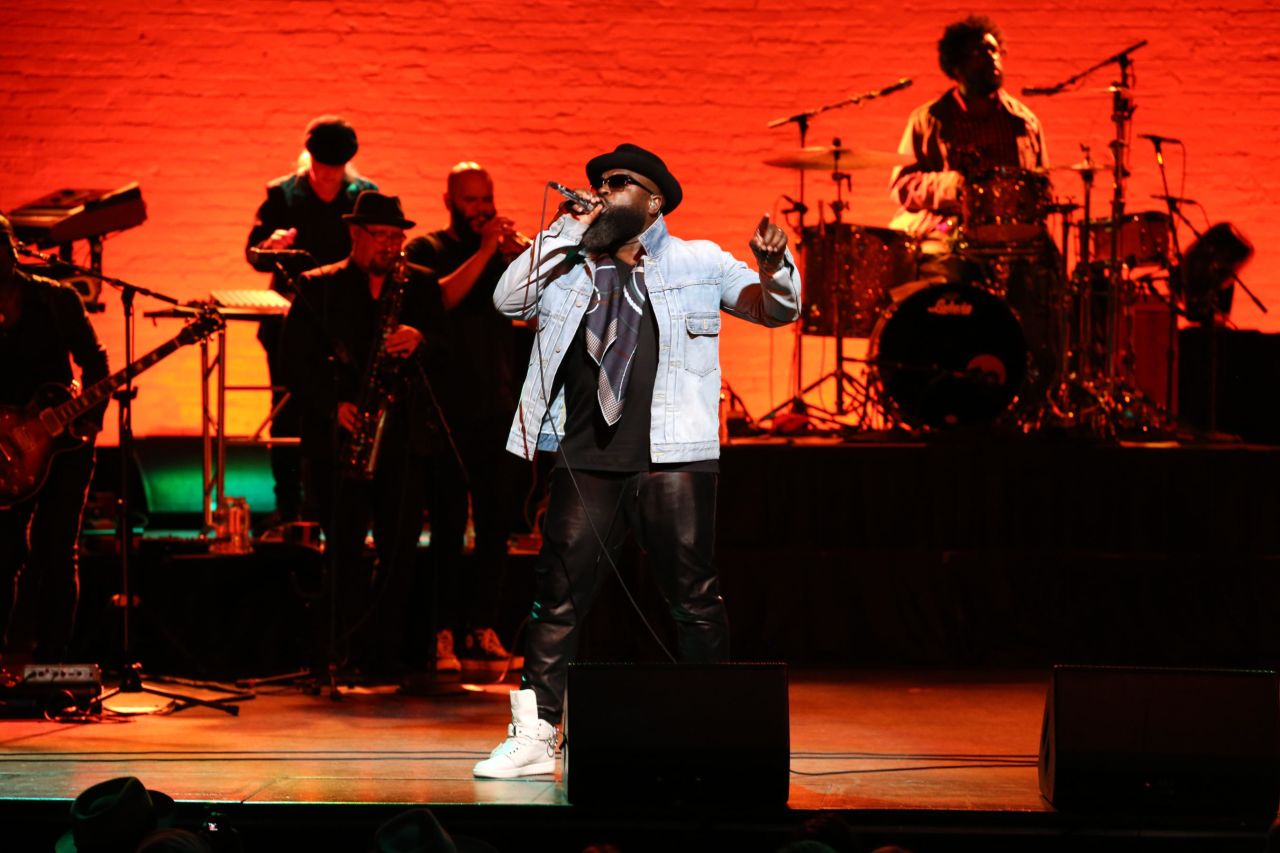 Hip-hop group The Roots hosted a Pre-Grammy Jam & Green Carpet Bash in 2007 where they raised awareness about environmental issues and gave away autographed compost bins.