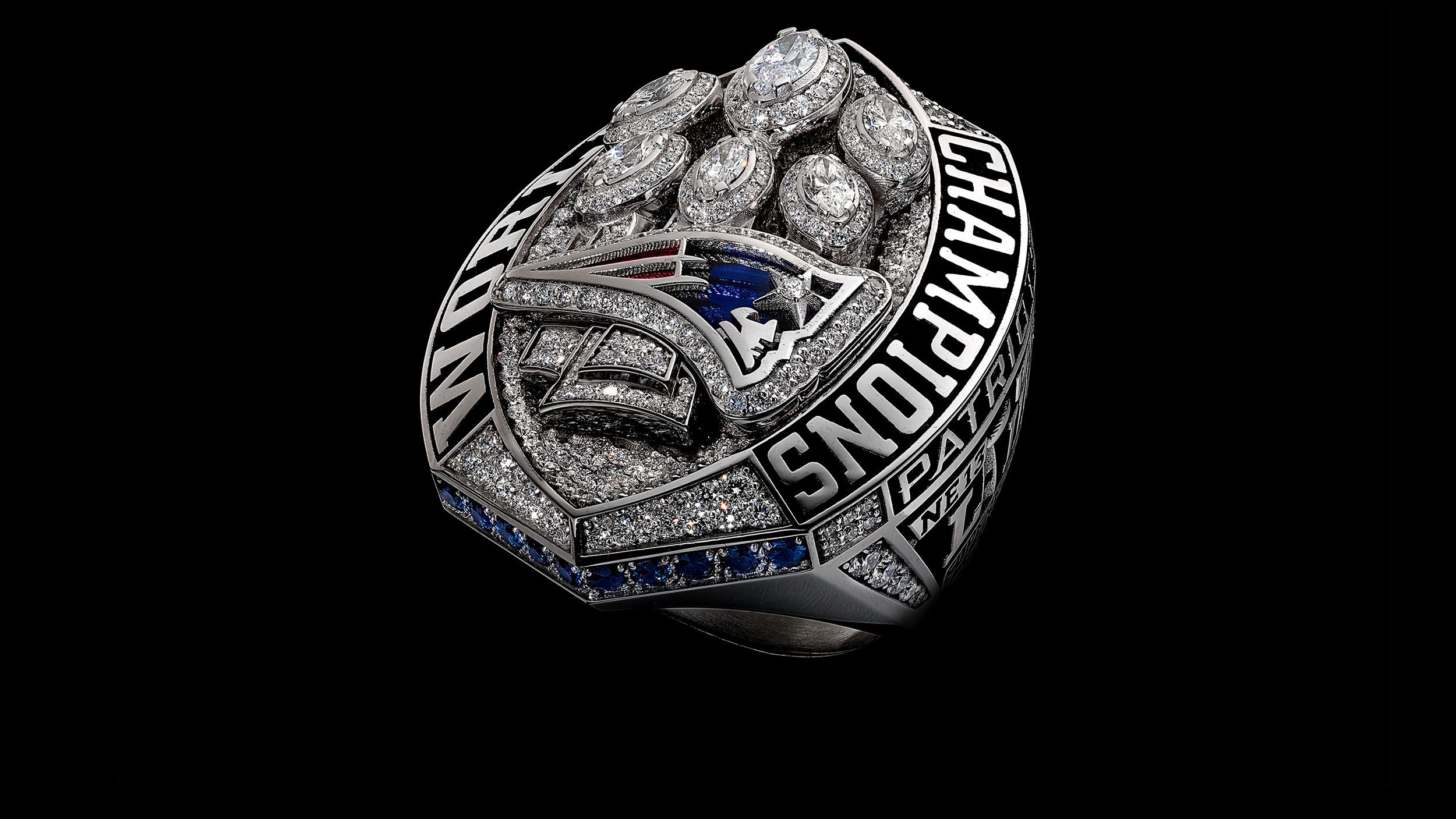 Tom Brady, Patriots flaunt 'greatest' Super Bowl ring of all-time