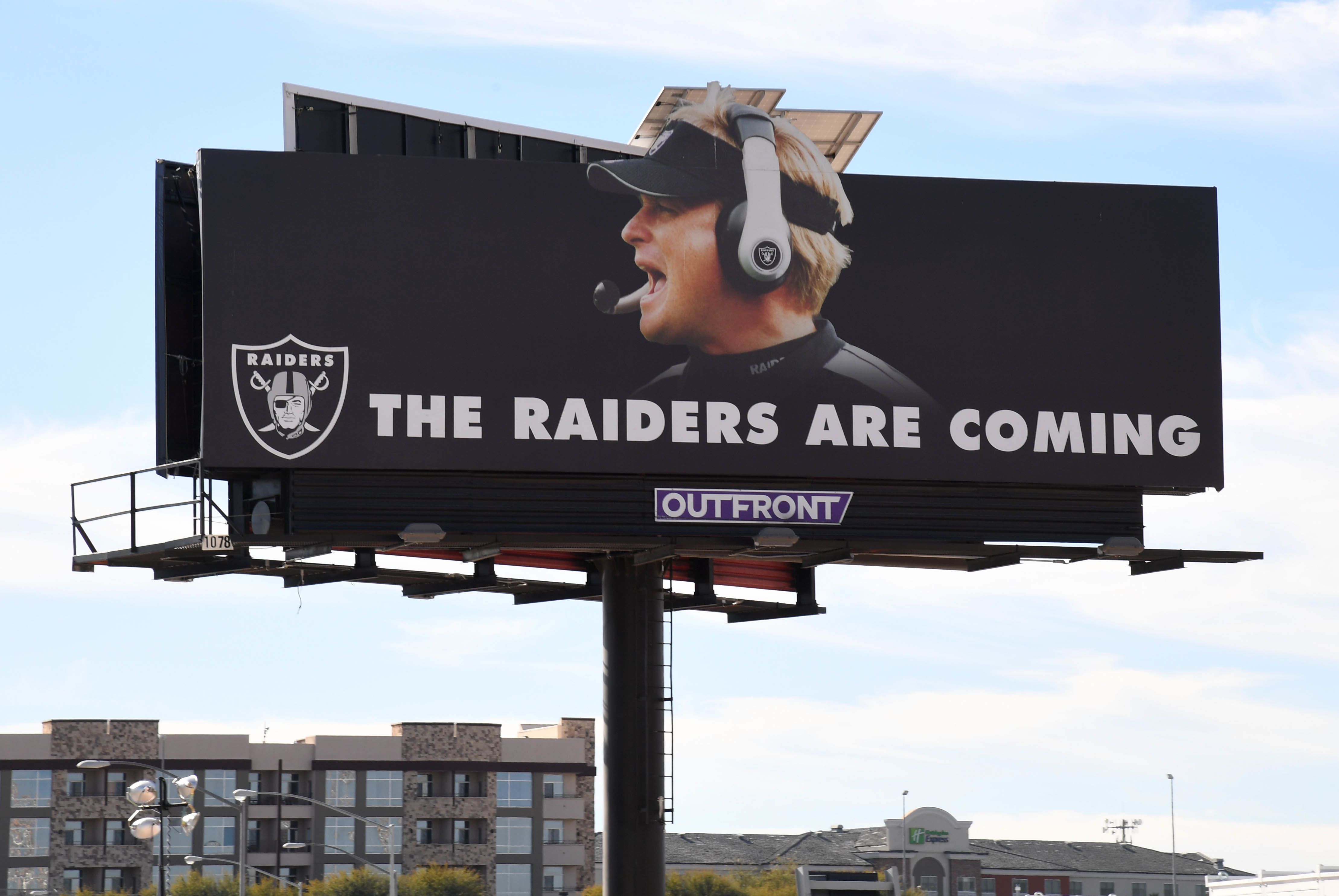 Las Vegas Raiders Merchandise, It's no surprise, Las Vegans LOVE the  Raiders! 😍 Make a splash at your next sporting event, concert, or  conference by having custom merchandise from the