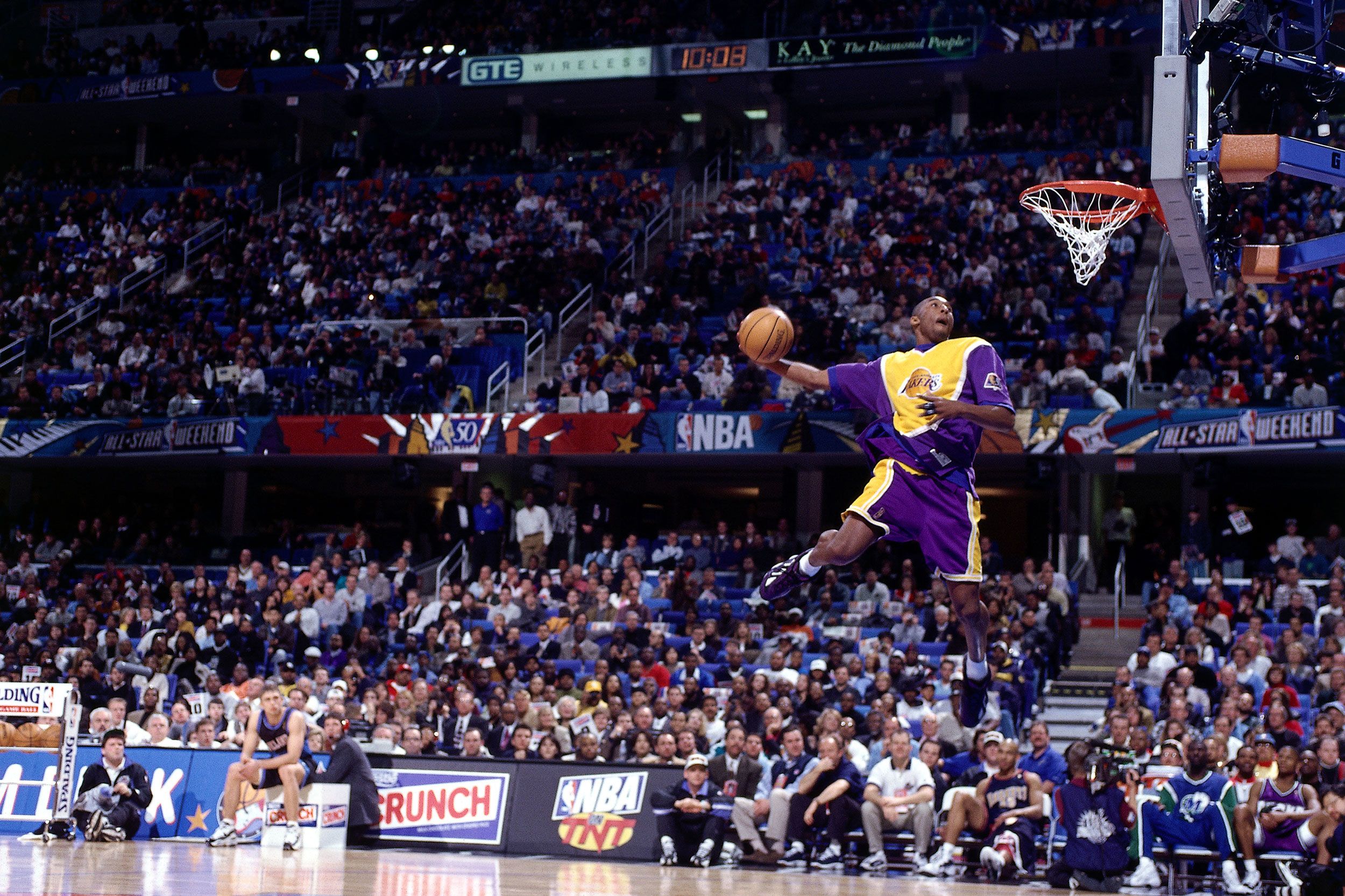 Charlotte Hornets: Fans want Kobe Bryant's jersey number retired