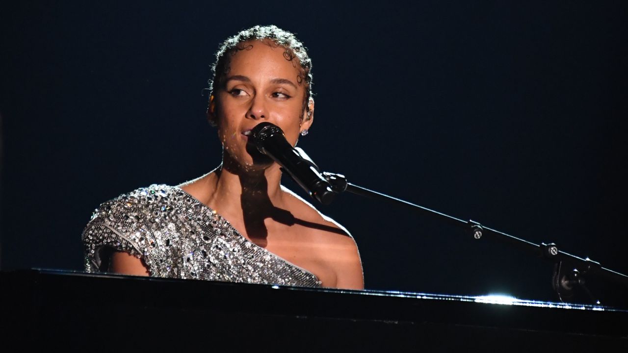 Alicia Keys performs during the 62nd Grammy Awards (Photo by ROBYN BECK/AFP via Getty Images)