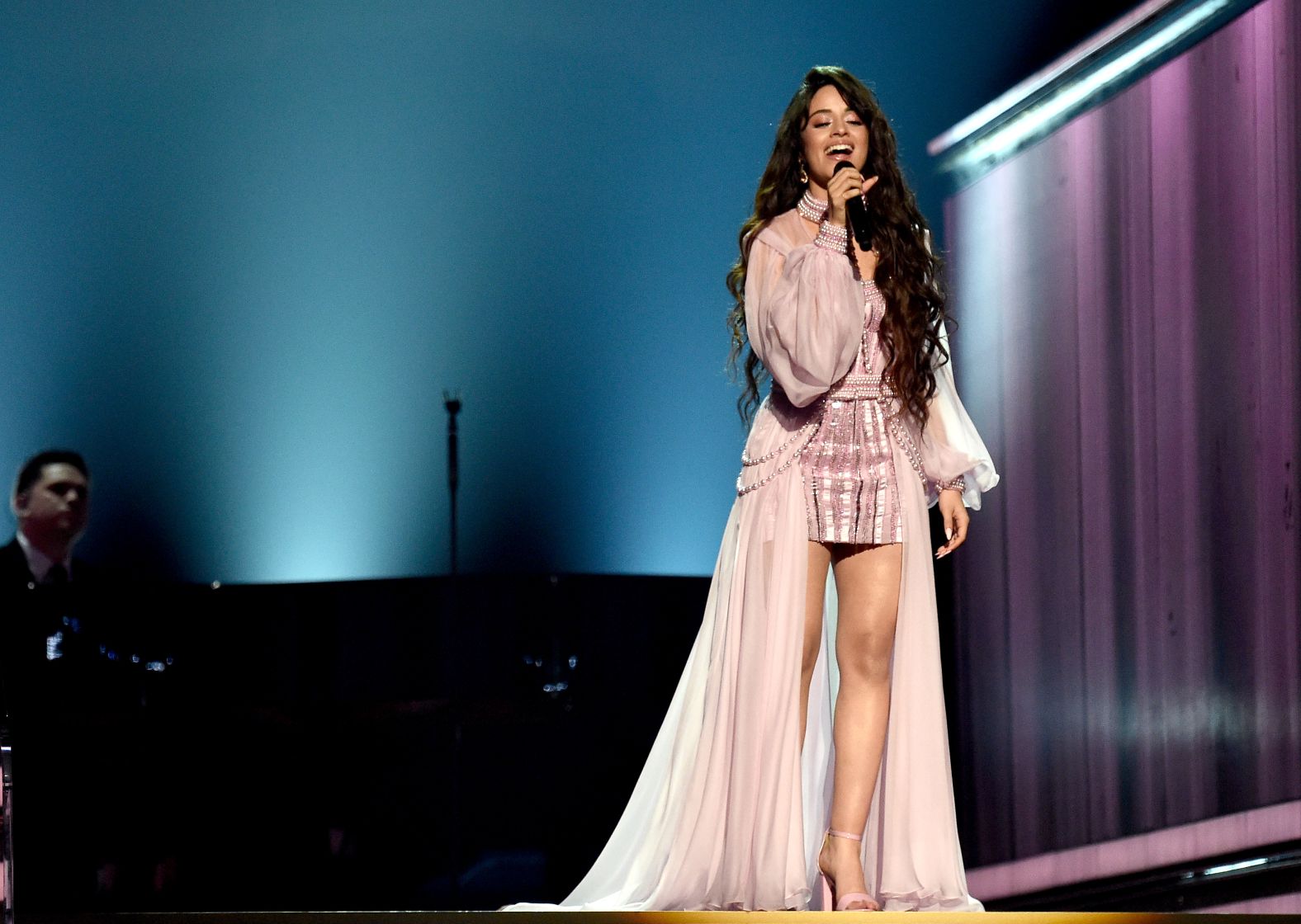 Camila Cabello sang a sweet tribute to her dad with her performance of "First Man."