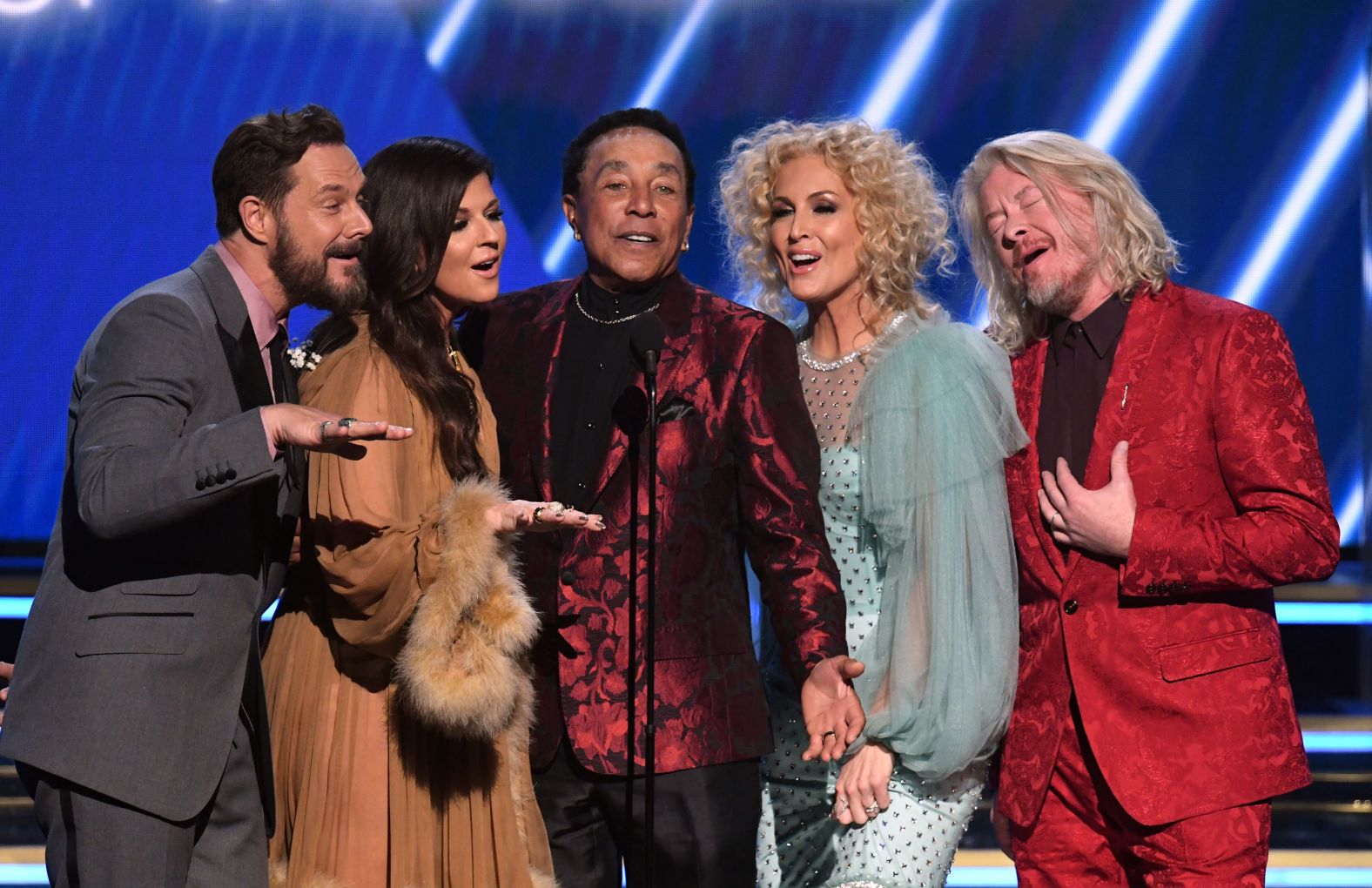 Smokey Robinson and Jimi Westbrook, Karen Fairchild, Kimberly Schlapman, and Philip Sweet of music group Little Big Town speak perform.