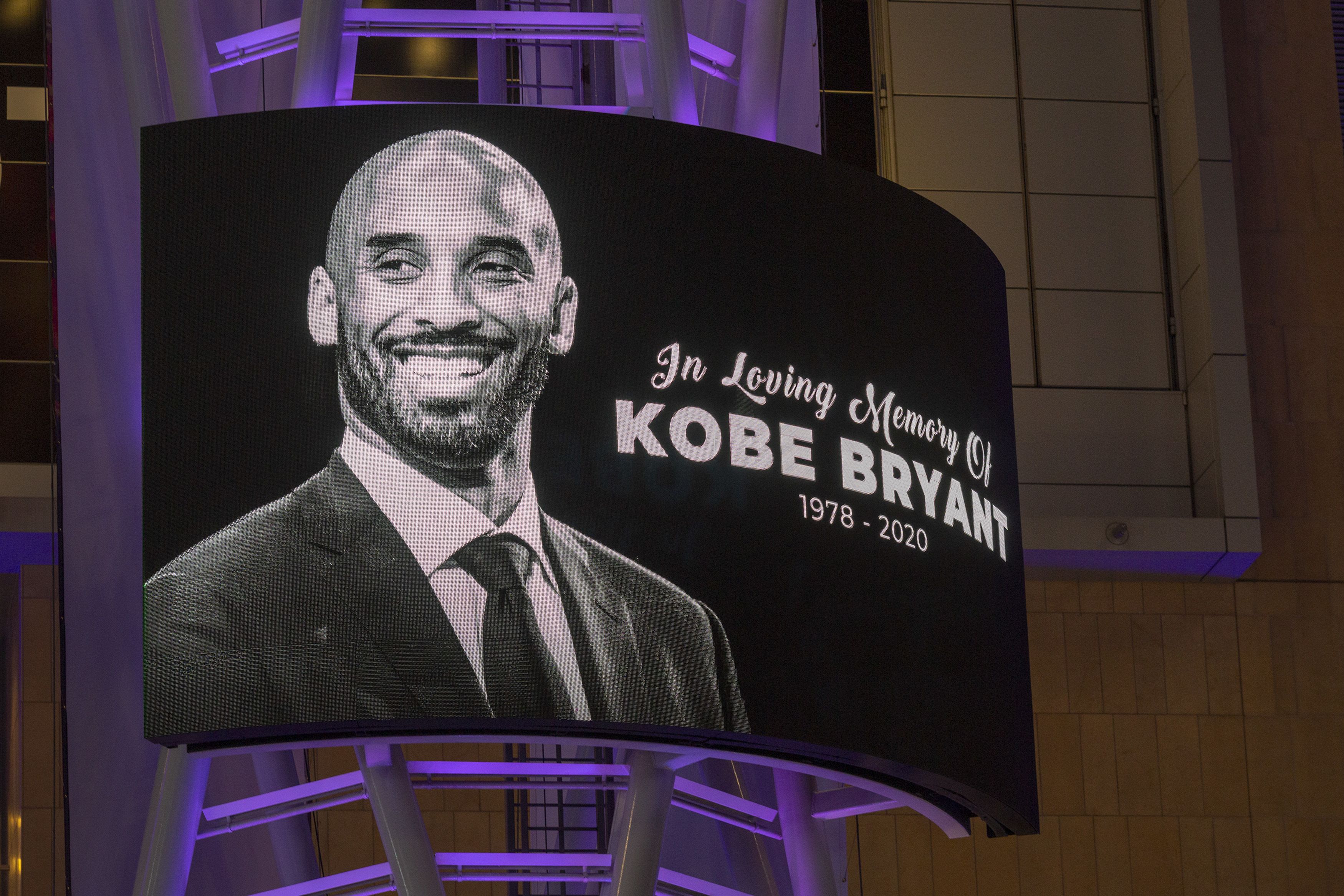 Smithsonian museum honors Kobe Bryant's place in history - Los Angeles Times