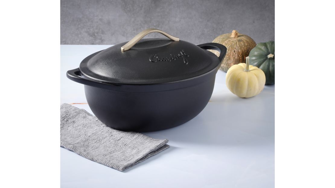 underscored teigen dutch oven