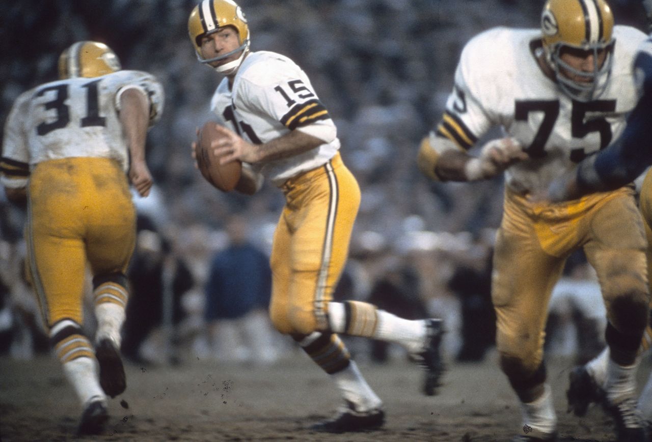 <strong>Super Bowl II (1968):</strong> Starr repeated the feat one year later as the Packers won back-to-back titles. Starr had 202 yards passing and one touchdown as Green Bay blew out Oakland 33-14.