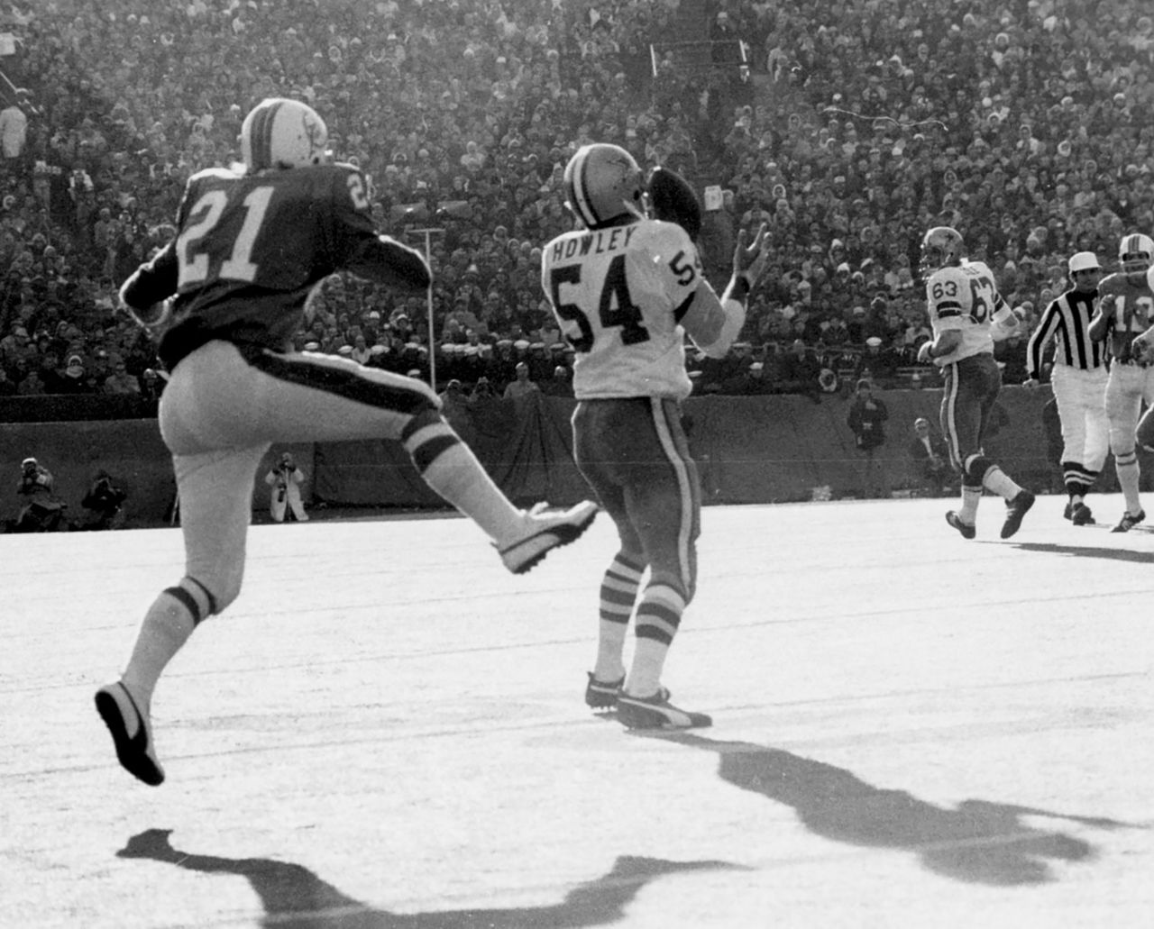 <strong>Super Bowl V (1971):</strong> Dallas Cowboys linebacker Chuck Howley intercepted two passes against the Baltimore Colts in Super Bowl V. Howley was named the game's MVP, but the Colts won the notoriously sloppy game with a Jim O'Brien field goal as time expired. To date, Howley remains the only player from a losing team to be named Super Bowl MVP. 