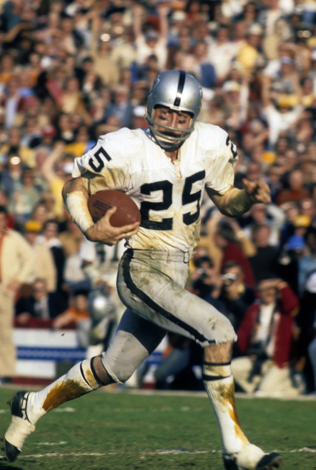 <strong>Super Bowl XI (1977):</strong> Oakland Raiders wide receiver Fred Biletnikoff caught four passes for 79 yards to win MVP honors in Super Bowl XI. The Raiders won 32-14 over Minnesota, knocking the Vikings to 0-4 in Super Bowls.