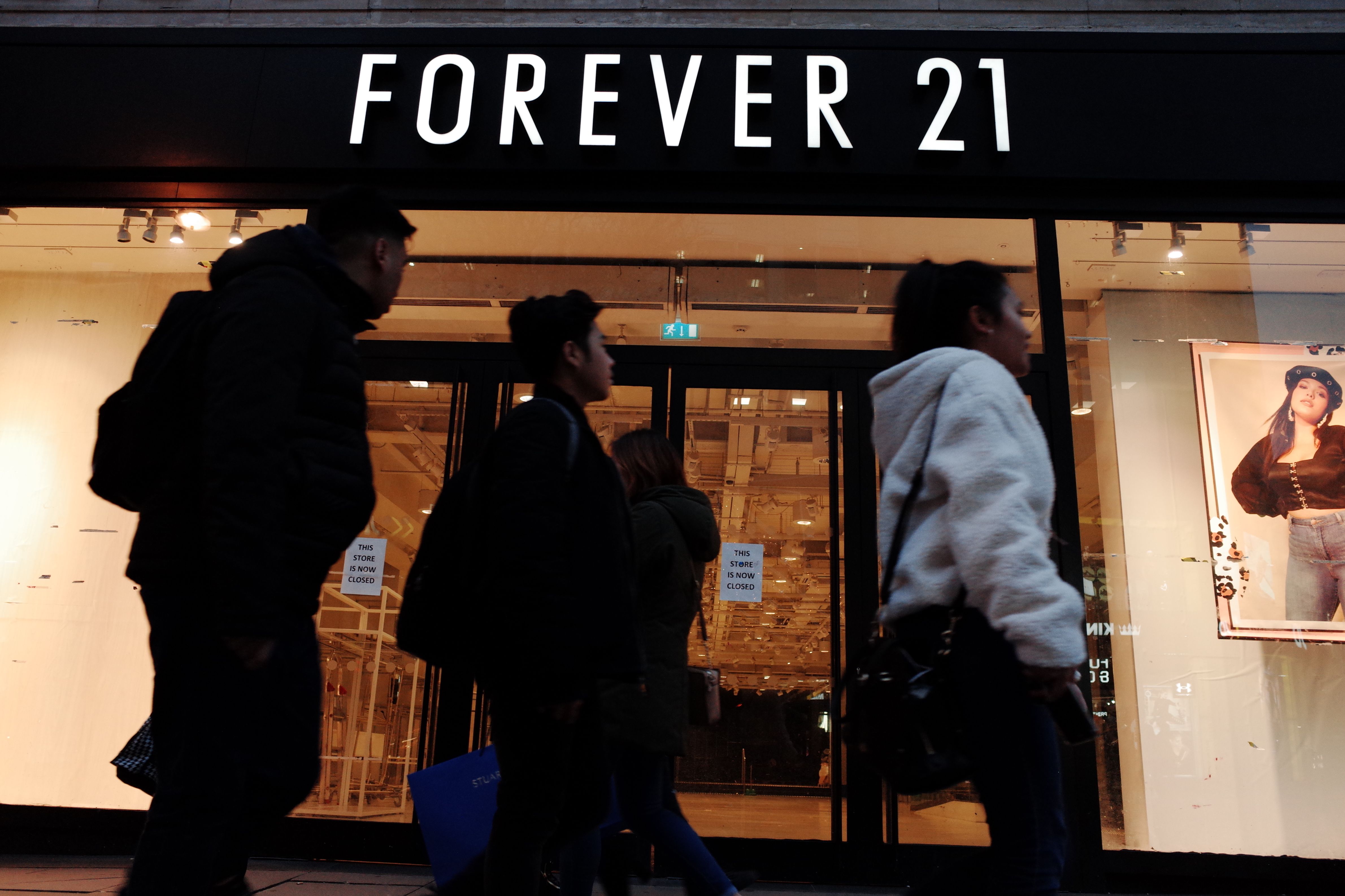 Mall owners are among group bidding $81M for Forever 21