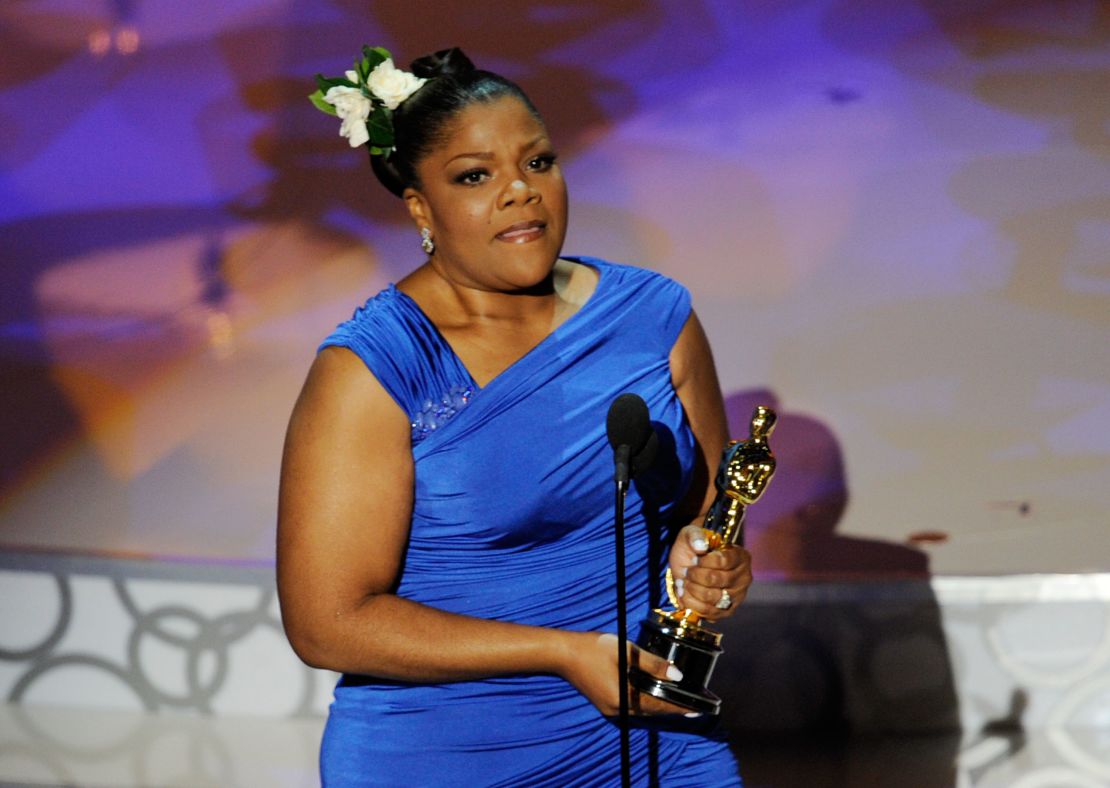 Mo'Nique accepts the best supporting actress Oscar for "Precious: Based on the Novel 'Push' by Sapphire" in 2010.  (Photo by Kevin Winter/Getty Images)
