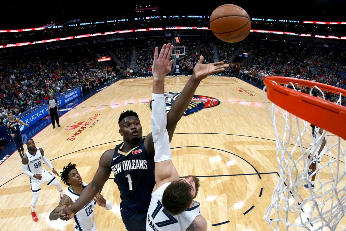 Zion Williamson #1 of the New Orleans Pelicans shoots over Jonas Valanciunas #17 of the Memphis Grizzlies during a NBA game at Smoothie King Center on January 31, 2020 in New Orleans, Louisiana. 