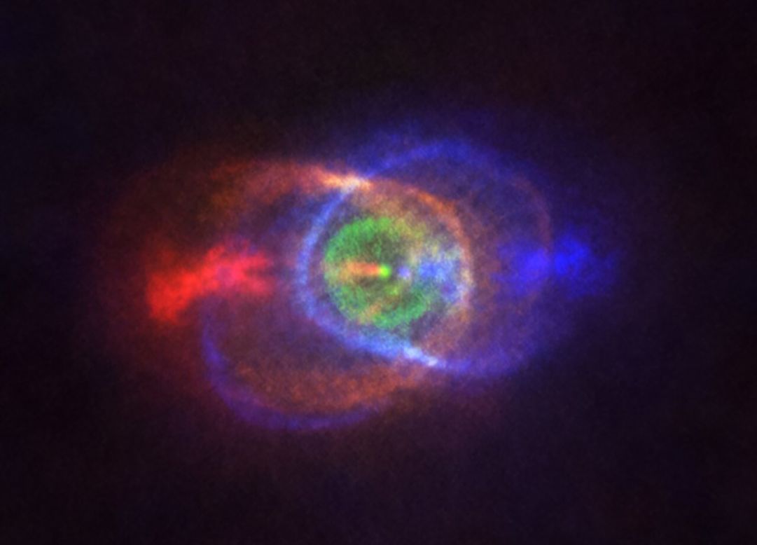 This new ALMA image shows the outcome of a stellar fight: a complex and stunning gas environment surrounding the binary star system HD101584. 