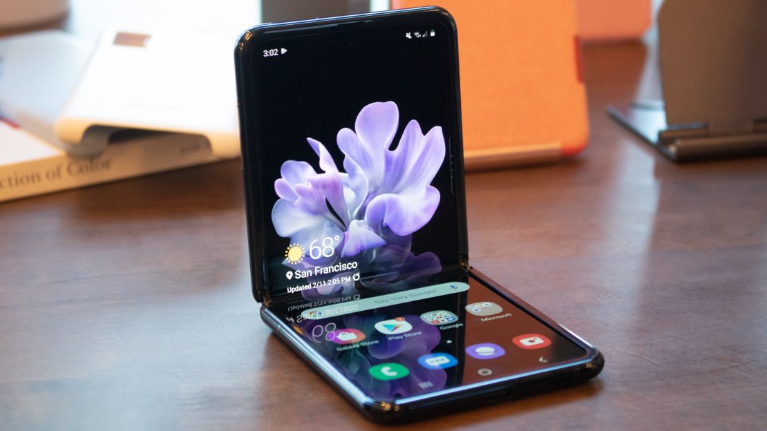 4-underscored samsung galaxy z flip hands-on