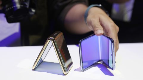 Samsung S Galaxy Z Flip Could Have Staying Power Cnn Business