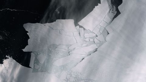 The Pine Island Glacier recently spawned an iceberg over 300 square kilometers that very quickly shattered. This almost cloud-free image, captured Tuesday by the Copernicus Sentinel-2 mission, shows the freshly broken bergs in detail.