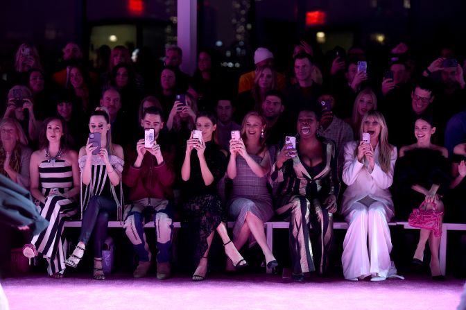 Left to right: Kyle Smith, Angela Sarafyan, Alicia Silverstone, Leslie Jones, Heidi Klum, Rachel Bilson and Alexa Chung attend the front row for Christian Siriano during New York Fashion Week on February 06, 2020 in New York City.