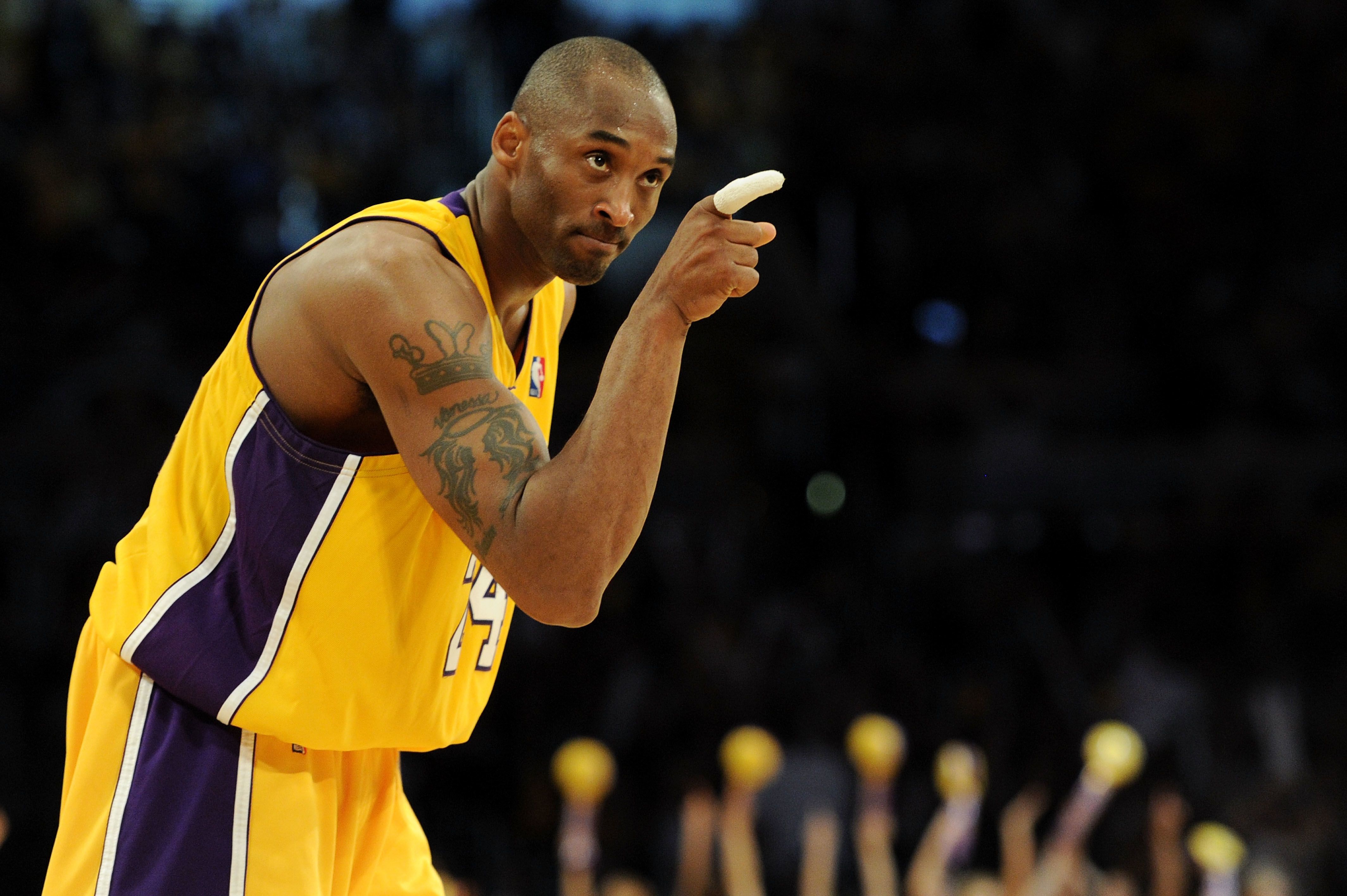 Rookie Kobe Bryant jersey sells for incredible amount of money