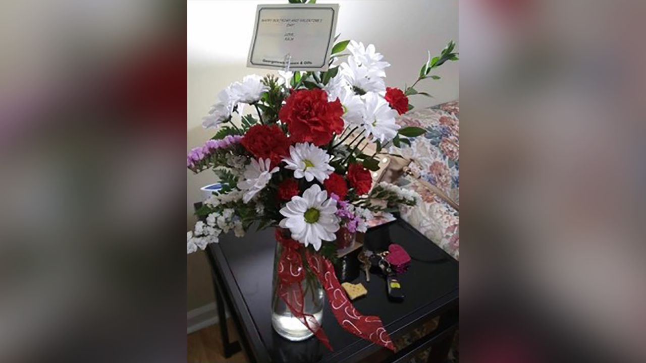 This year's delivery said, "Happy Birthday and Valentine's Day. Love Rich."