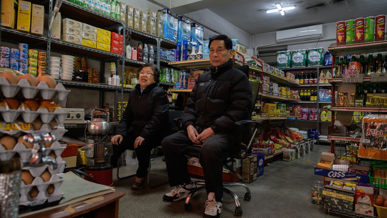 Visitors have been taking photos in front of Seoul's Doijissal Supermarket -- which goes by the name of Woori Supermarket in "Parasite."