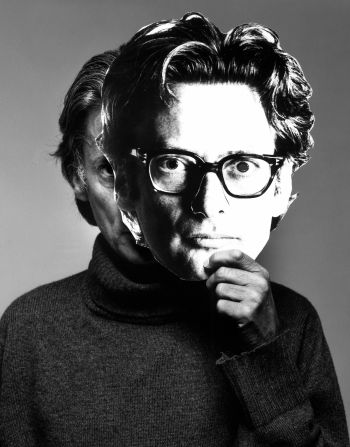 Richard Avedon with mask in a 1978 photo by Gideon Lewin.