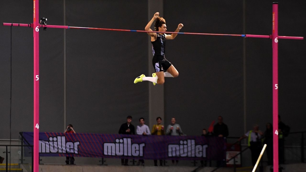 TOPSHOT - Sweden's Armand Duplantis reacts as he clears six meters to win the men's pole vault final at the Müller Indoor Grand Prix Glasgow 2020 athletics in Glasgow on February 15, 2020. - Sweden's Armand Duplantis set a world pole vault record of 6.18 metres at an indoor meeting in Glasgow on Saturday, adding one centimetre to the record he set in Poland. Duplantis, the 20-year-old who won silver at last year's world championships in Doha, cleared the bar with something to spare. (Photo by ANDY BUCHANAN / AFP) (Photo by ANDY BUCHANAN/AFP via Getty Images)
