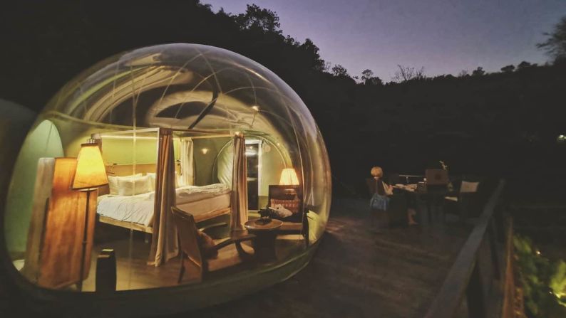 <strong>All the comforts of home: </strong>Each air-conditioned bubble is 22 square meters and has a large king-sized bed and washroom with shower.  <br />