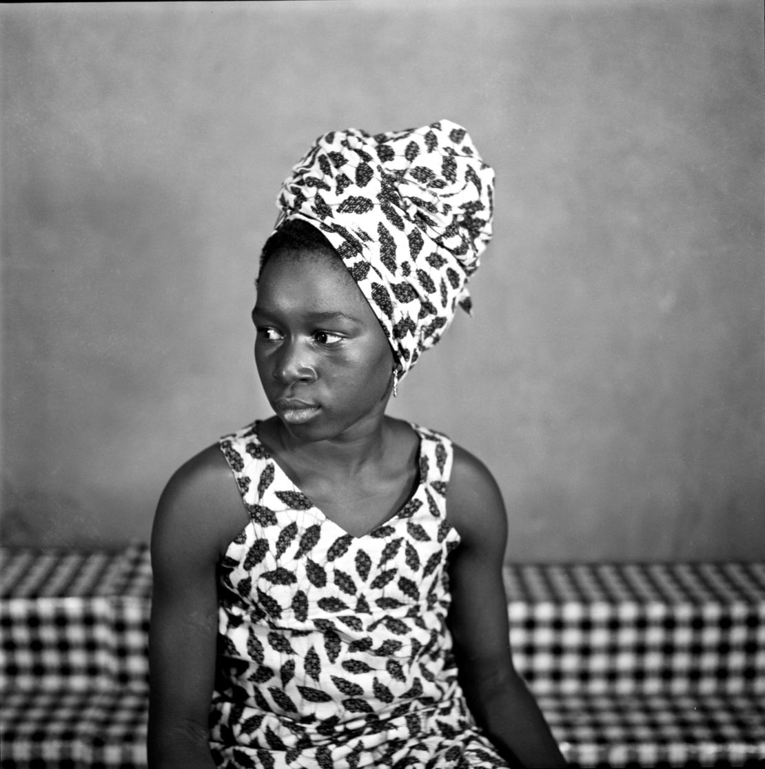 "Jeune fille élégante (Elegant Young Lady)" (1967) by Adama Kouyaté