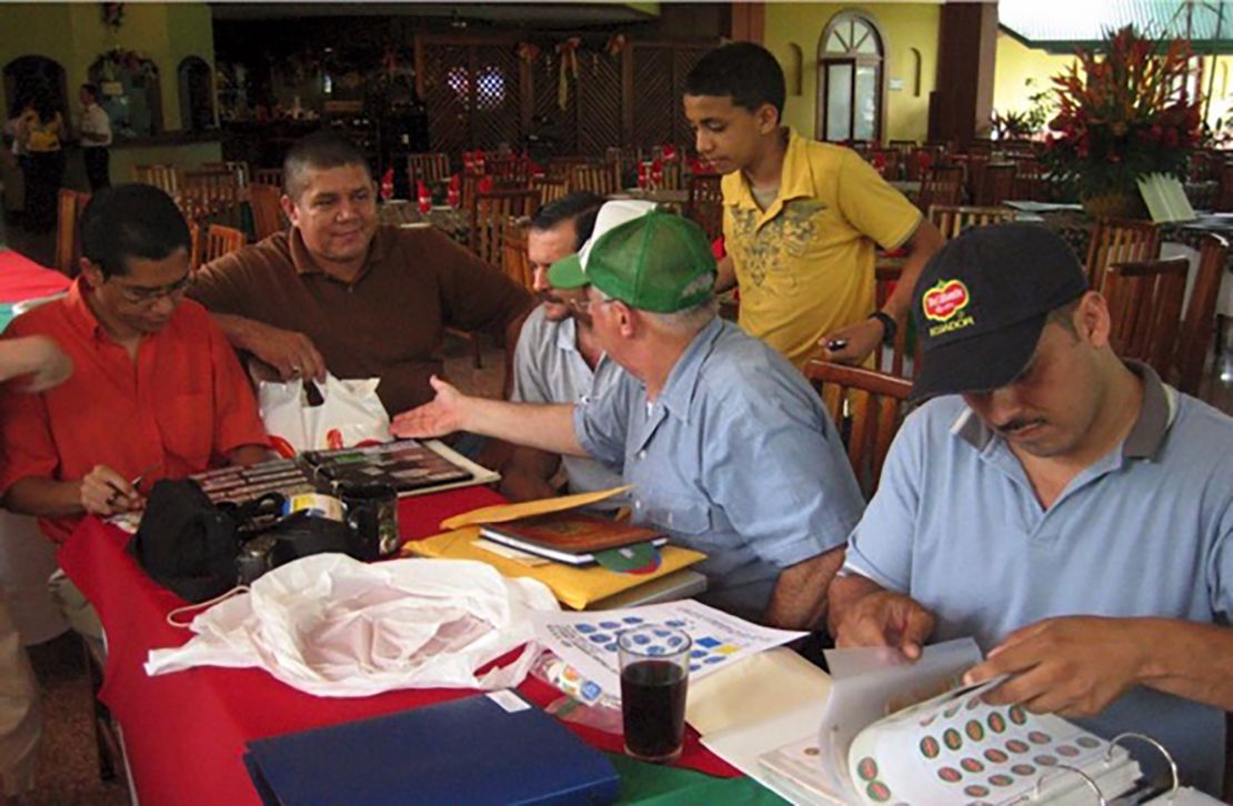 This was the scene of a meeting of banana label collectors in Costa Rica in 2008.