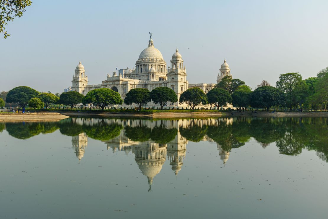 The Victoria Memorial is Kolkata's standout building and blends elements of British Victorian and Indian architecture.