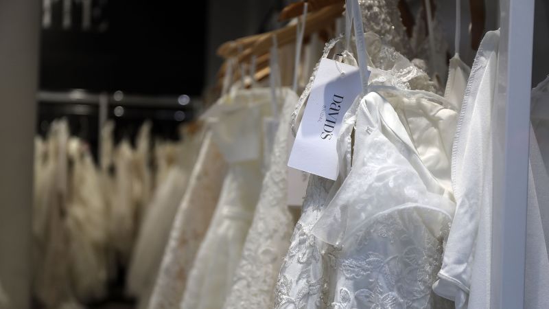 You are currently viewing David’s Bridal laying off over 9000 workers – CNN