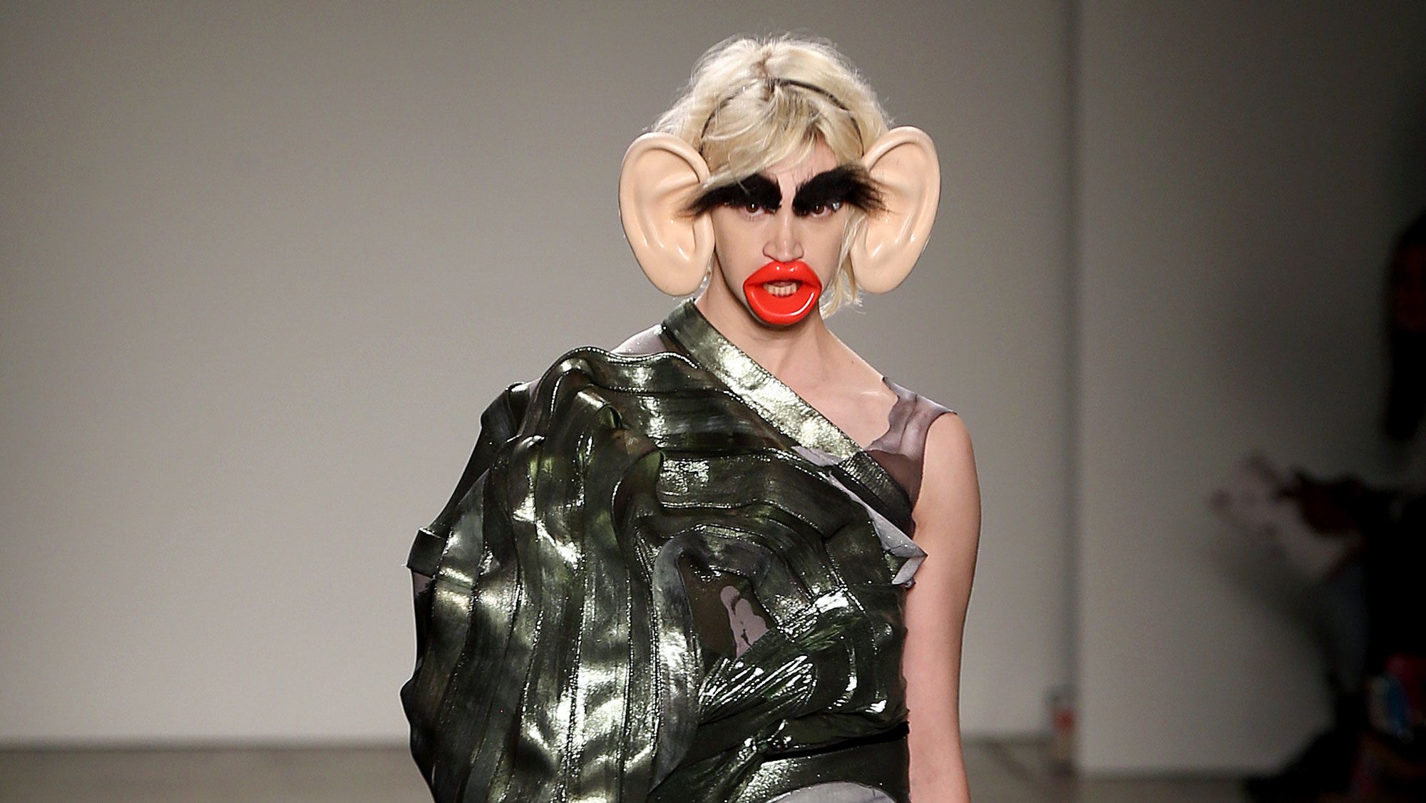 Fashion Institute of Technology apologizes after fashion show