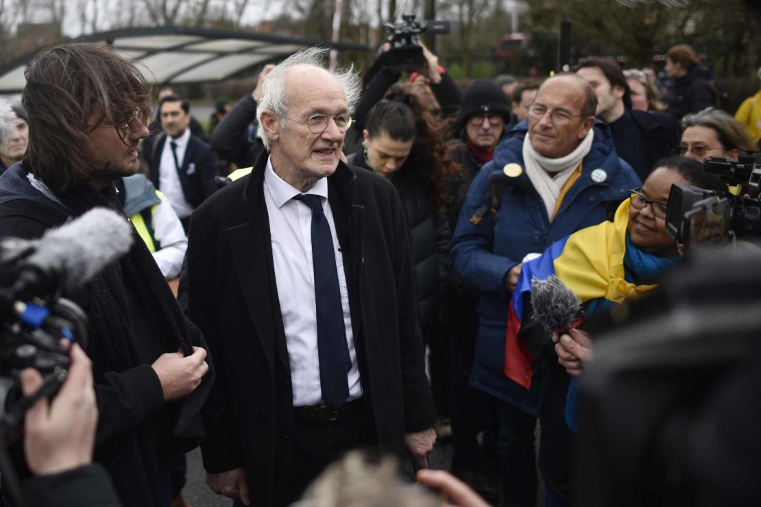 John Shipton, father of Julian Assange, speaks to media outside at Belmarsh prison prior to his son's extradition hearing.