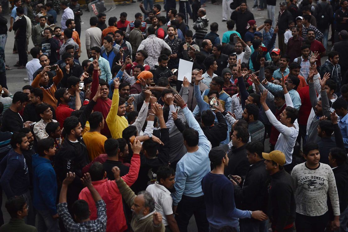 Clashes broke out in Maujpur, New Delhi, between supporters and opponents of India's new controversial citizenship law.