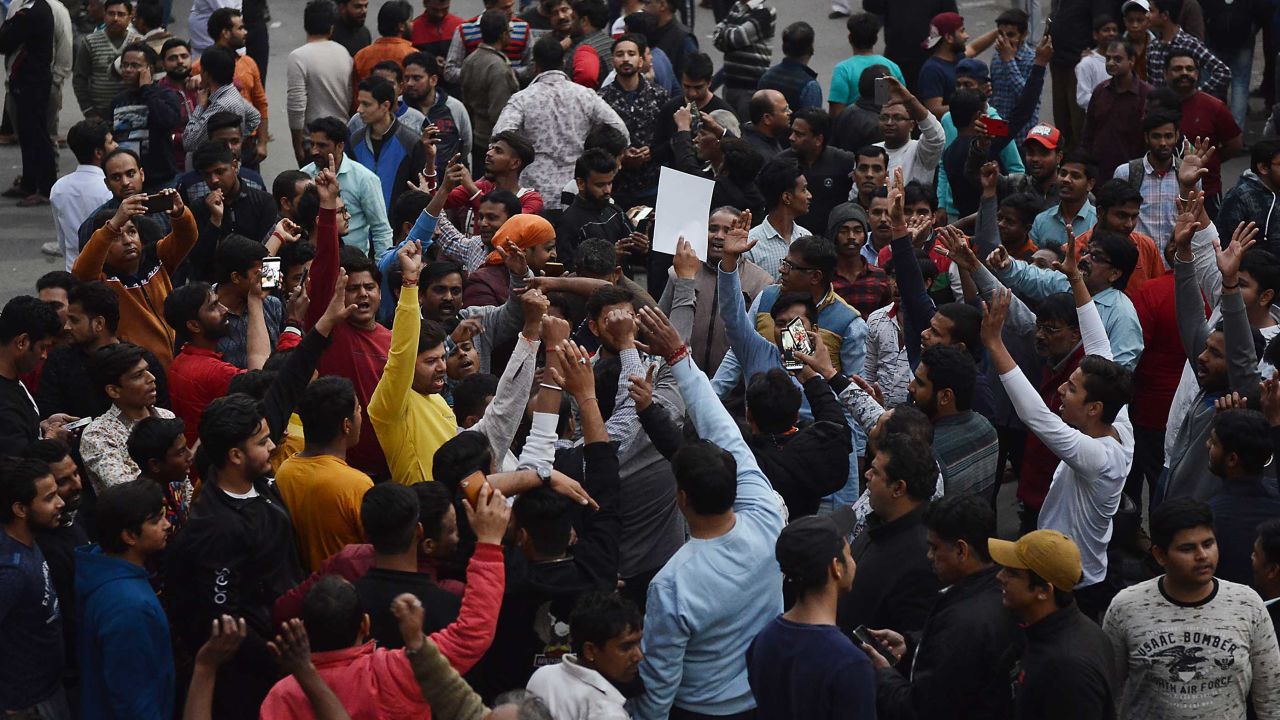 Clashes broke out in Maujpur, New Delhi, between supporters and opponents of India's new controversial citizenship law.