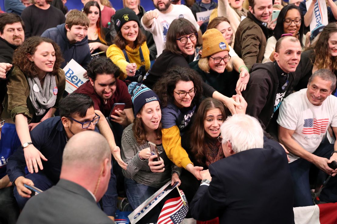 Bernie Sanders 2020 T-Shirt Berni 2020 In Arabic T-Shirt