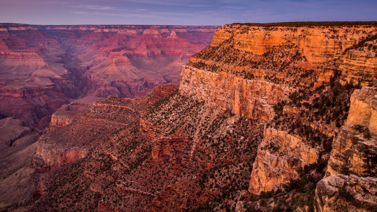 <strong>9. Grand Canyon National Park: </strong>This Arizona park is home to a canyon that is 277 river miles long, up to 18 miles wide in parts and a mile deep. 
