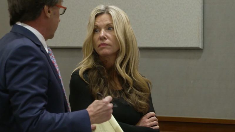 Лори Валоу, жената от Айдахо, обвинена във връзка с изчезването