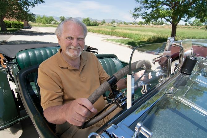 <a href="https://www.cnn.com/2020/02/26/us/clive-cussler-dead-trnd/index.html" target="_blank">Clive Cussler</a>, the bestselling author and sea explorer, died on February 24, his family announced in a Facebook post.<br />He was 88.