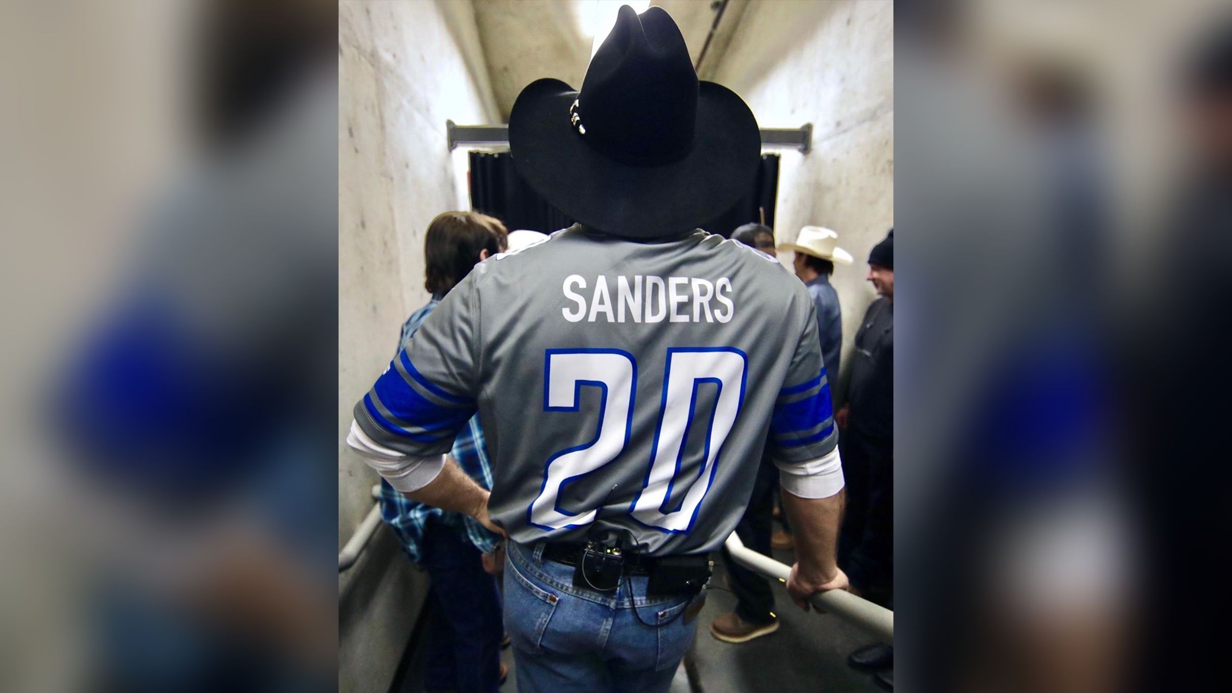 Barry Sanders 2020? Garth Brooks' Detroit Lions jersey mistaken