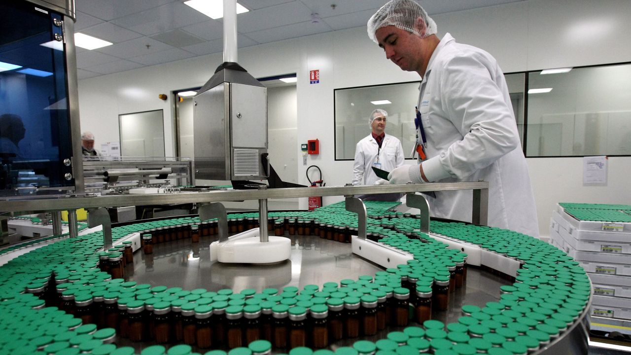 A regulator checks the production of H1N1 vaccines by the Sanofi-Pasteur manufacturer on October 19, 2009 in Val-de-Reuil, western Paris.