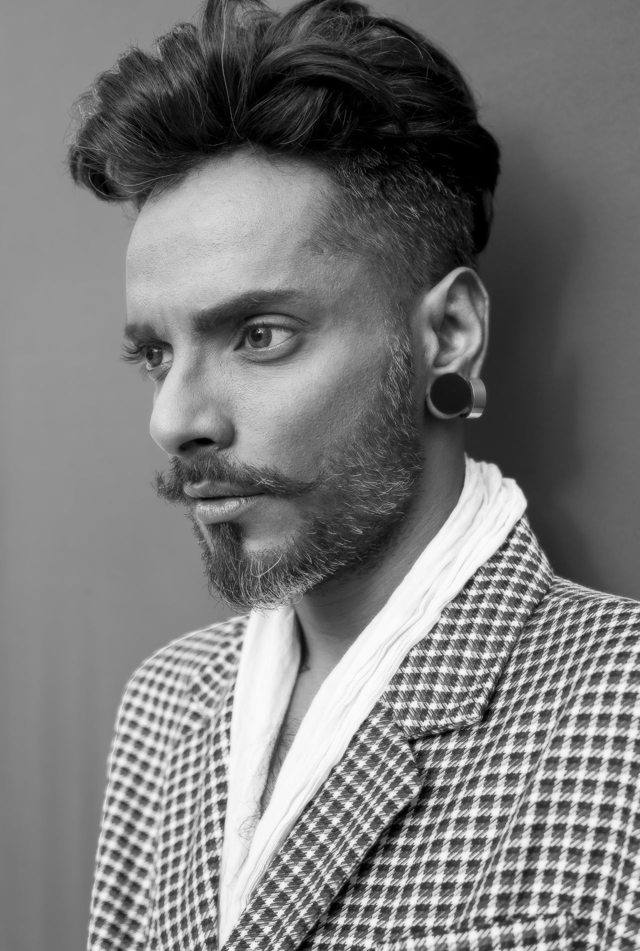 Elton Fernandez, a Mumbai-based makeup artist.