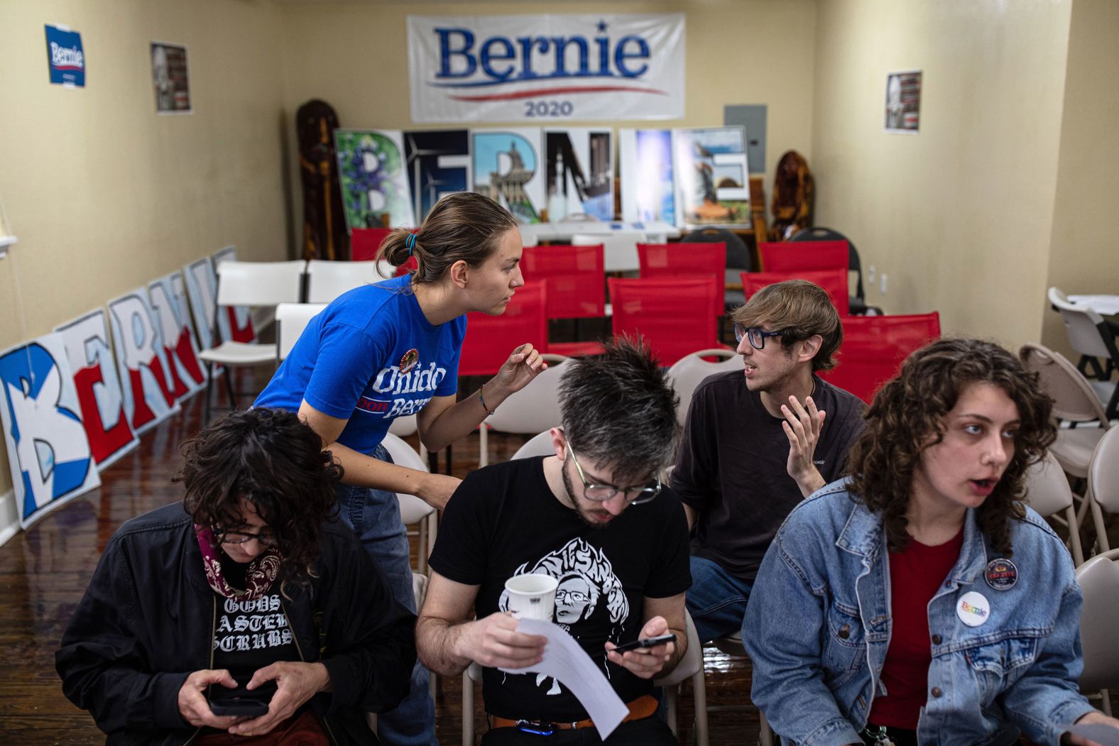 Solveij Rosa Praxis guides other Sanders volunteers through canvass training at Sanders' field office in Austin, Texas.