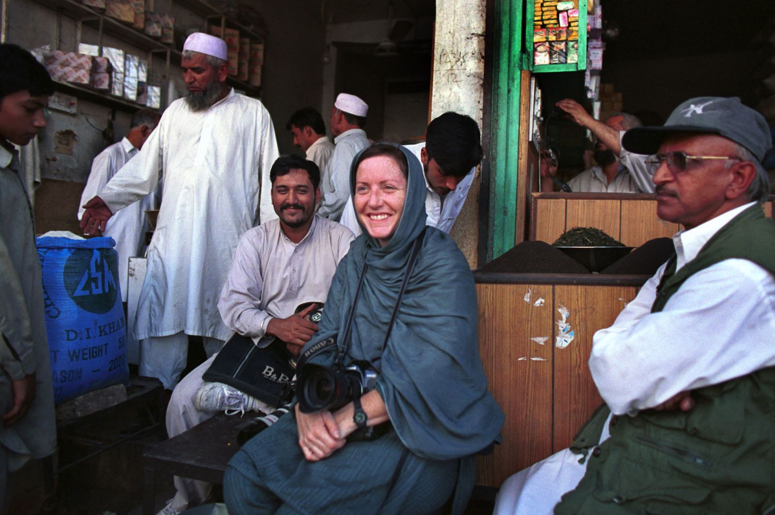 <a href="index.php?page=&url=https%3A%2F%2Fwww.nytimes.com%2Fby%2Fruth-fremson" target="_blank" target="_blank">Ruth Fremson</a>, a staff photographer for The New York Times, works in Pakistan in 2001. She has covered many international news stories during her career, including the war in Iraq and the second intifada in the Middle East. She also covered the 9/11 attacks and their aftermath in Pakistan and Afghanistan. She has won two Pulitzer Prizes and is now based in Seattle, where she covers the Pacific Northwest as well as national stories.